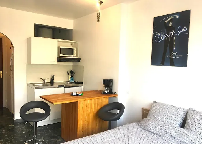 Cannes Center Terrace Ac Wifi 200 M From Sea Behind Martinez